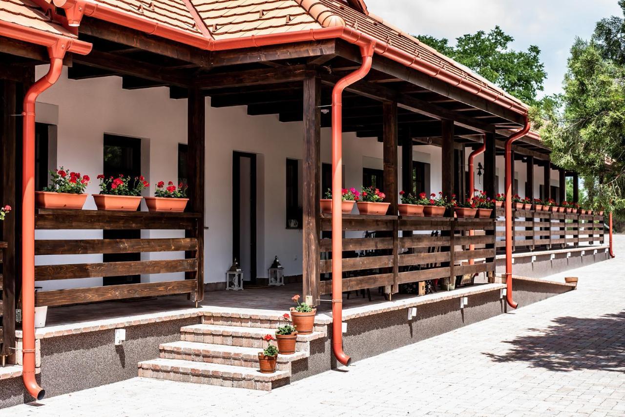 Boroka Vendeghaz Toalmas Hotel Exterior photo