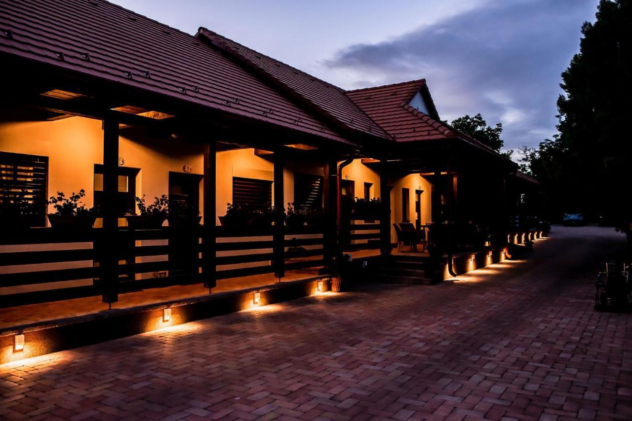 Boroka Vendeghaz Toalmas Hotel Exterior photo